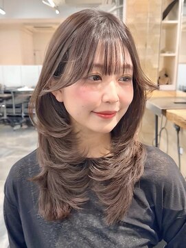 アビー(ABBEY3) レイヤーカットミディアムレイヤーハッシュカットハイレイヤー
