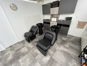 カリス(Charis)の写真/【女性スタッフのみ】頭皮の汚れを落とし、髪や頭皮を健康な状態に◎ハリと艶のある美髪に導いてくれます♪