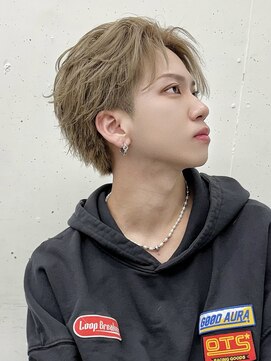 アーリー(Ali'i) フェザーショート/ツーブロック/ベージュカラー