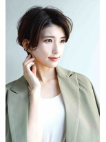 ムウ 難波(MOU) ショート大人ガーリーダークアッシュ似合わせカット30代40代50代