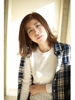 クロワール(Croire)&nbsp;外ハネミディ☆ツヤ感グレージュカラー♪【三鷹 Croire】