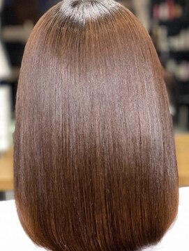 ビューティーサロン タカ(TAKA) うるツヤストレートうるツヤ４　　(20代～40代）