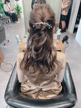 シェル 吉祥寺(shell) ゆるふわ編み下ろしハーフアップ