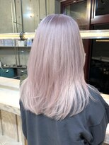 ヲタク(wotaku.)&nbsp;ホワイトピンクハイトーンケアブリーチトリプルカラー前髪カット