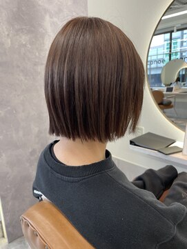 ジーナ 福岡天神(Zina) ショートボブ/外ハネ/くびれ/切りっぱなし