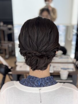 アフロート トウキョウ(AFLOAT TOKYO) 【高木美緒】お呼ばれヘアに大人気シニオンアレンジ