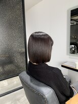 アッシュブラウン×ぱつっとボブ