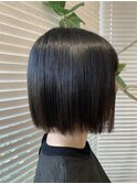 大人可愛い艶感切りっぱなしショート