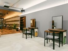 トーリ(TO/RE)の雰囲気（開放的で落ち着いた施術スペース【ボブ/ショートボブ/北参道】）