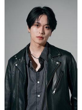 ジーナ 梅田茶屋町(Zina) ＊センタ―パートブルーブラック＊美髪【Zina梅田茶屋町】