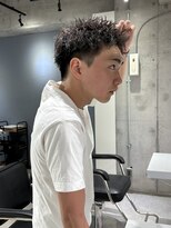 ハイプ(HYPE)&nbsp;波巻き/メッシュ/スキンフェード/学割/白髪染め/縮毛矯正/韓国