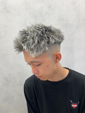 ルースト 西院店(ROOST) MEN’S HAIR/ツイストスパイラル/ホワイトハイライト/西院/眉毛