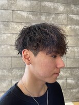 ニアウ 伊勢崎連取店(Niau)&nbsp;MEN’S HAIR/波巻きツイストスパイラル/リバースセンターパート