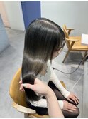 オリーブグレージュ
