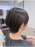 大人女性の丸みショート｜襟足すっきり艶髪