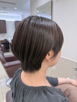 オフ(off)&nbsp;大人女性の丸みショート｜襟足すっきり艶髪