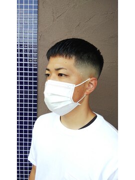 トバ(TOBA) クロップ/スキンフェード