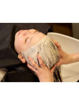 【小顔カット+クレンジングケア+炭酸泉スパ\5500】贅沢コースもリーズナブルで通いやすい♪美しい髪に…☆