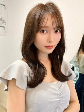 ルームバイシー 新宿(Loom. by Sea) グレージュカラー/韓国風前髪/シルキーベージュ/斜めバング
