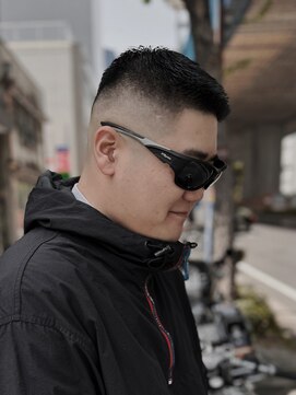 スリーセント 栄(3/cent) クルーカット/スキンフェード/フェザーアップ/