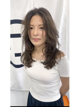 ワク(WAKU) YUJIIstyle NO71レイヤーカットオリーブベージュ