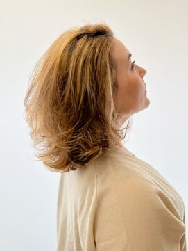 DAMANI 表参道 髪質改善/ヘッドスパ/ハイライト/白髪染め/白髪ぼかし/縮毛矯正 似合わせカット/ミディアムレイヤーカット[表参道駅]