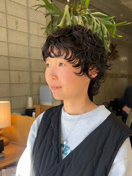 カフネ ジュントス ヨロ(Cafune' juntos YOLO) ショートウルフパーマ/癖毛風ウルフパーマ