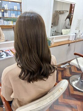 ヘアーアンドメイクアップモパ ブルーベージュカラー
