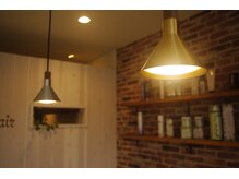 エムレッジヘアー(M llage hair)の雰囲気（落ち着いた照明～リラックス空間をご提供します～）