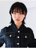 ウルフ　黒髪　レイヤースタイル　アレンジ　外はね