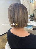 ぱつんっミニボブ
