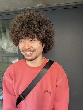 ナループロアオハナ(Nalu pu loa ohana) プードルパーマ/ポップコーンパーマ/スパイラルパーマパーマ男子