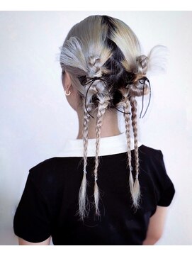 エクラ(ecla) 個性派ヘアアレンジ