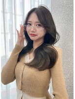 リリー(Lilley)&nbsp;くすみベージュ×姫カットレイヤー×韓国風巻き【ayana】