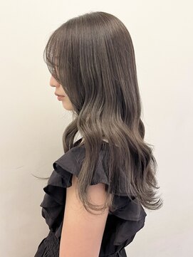 ローネス(LONESS) 透明感のあるグレーベージュカラーで巻いた時も柔らかさを◎