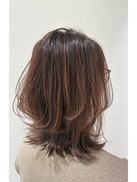 エマ(emma) 伸ばしている方にオススメ♪ ミディアムレイヤー