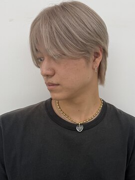 カット　ハイトーン　ブリーチ　デザインカラー　センターパート