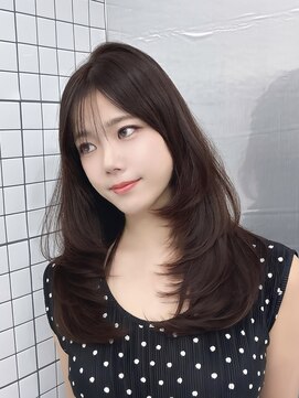 ロムーク 表参道(LOMKH) 冬の小顔ロングレイヤーカット顔周りシールエクステブルーカラー