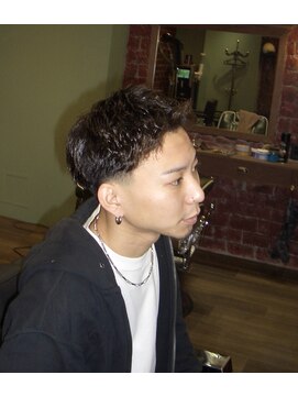 ラッドクルー バーバー ショップ(RADCREW BARBER SHOP) メンズパーマ/ピンパーマ/スパイキーショート/テーパーフェード