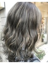ヴィークス ヘア(vicus hair)&nbsp;【vicus hair×井上】カーキグレー×ハイライト
