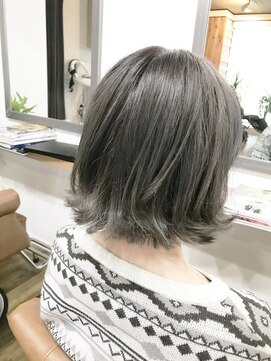 ポッシュヘアー(POSH hair) 外ハネボブ×アッシュグレー