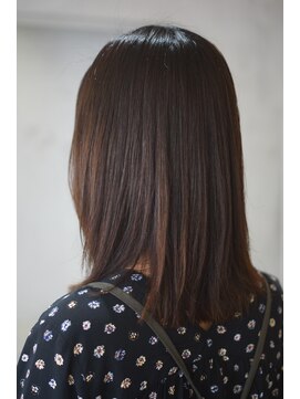 ソラーナ(SOLANA) 酸性ストレートミディアムヘア