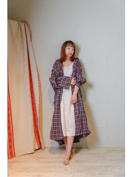 名前のない美容室 赤と紫のミックスカラー