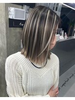 キング 梅田(K!ng)&nbsp;【梅田】ホワイトハイライトハイライトカラー艶髪カラー