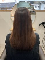 ウミトオト(umi to oto)&nbsp;アルカリストレートでもしなやかできめ細かいストレートヘア