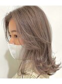 ベージュアッシュ