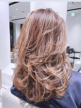 ステア ケース(stair case) 【NATASHA】銀座レイヤーカット/20代/30代/40代/50代