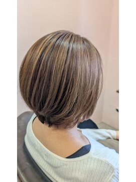 アズヘアー ラペ 三日市店(A'z hair LAPAIX) 白髪ぼかし×立体感ショートボブ