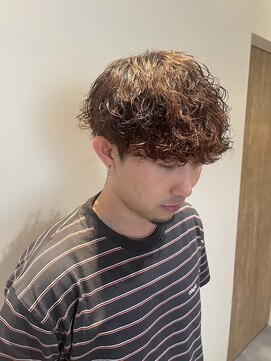 ビーアンドイー(B&E) 波巻き×ブラウンカラー