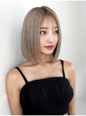 .シアーベージュのストレートボブ